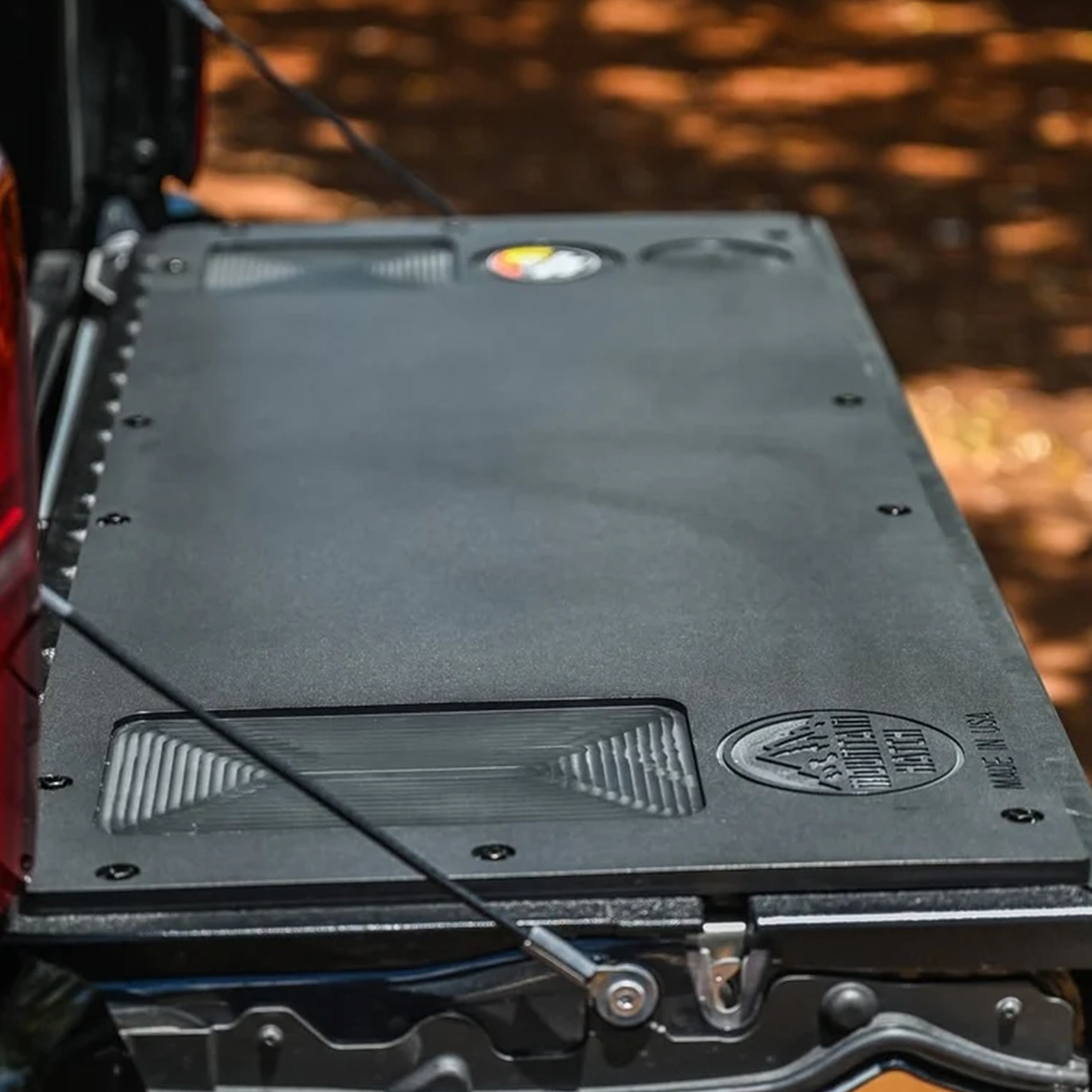 Mountain Hatch Tailgate Table | 2015-2022 Chevy Colorado / GMC Canyon ...