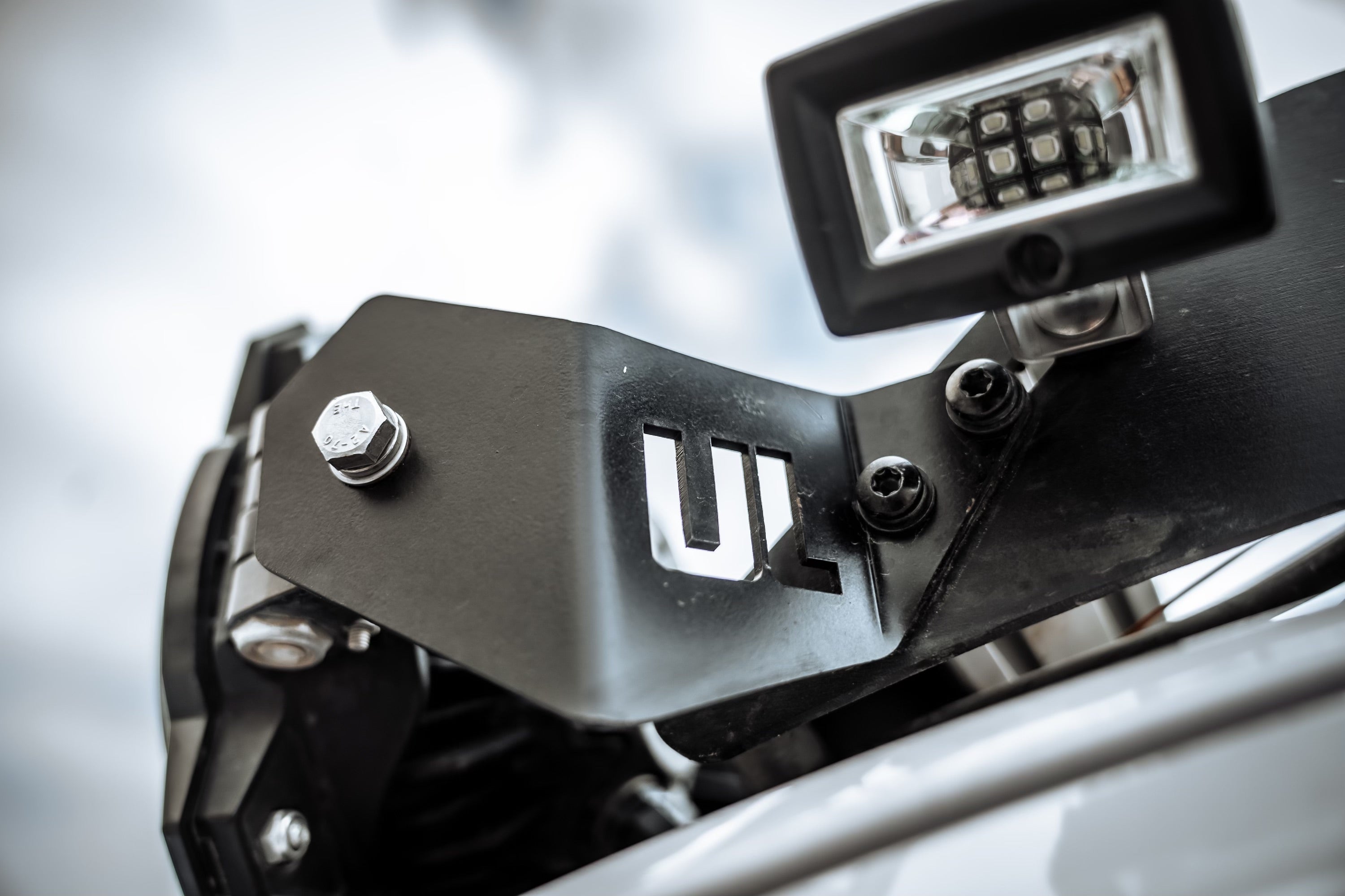 Underland Offroad KC Pro6 for Prinsu Rack Mount Colorado