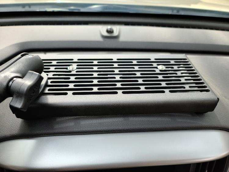 Phone mount that DOESN’T block vents? | Chevy Colorado & GMC Canyon